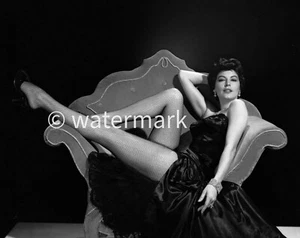 Vintage ACTRESS AVA GARDNER PIN UP - 8X10 PUBLICITY PHOTO - Picture 1 of 1