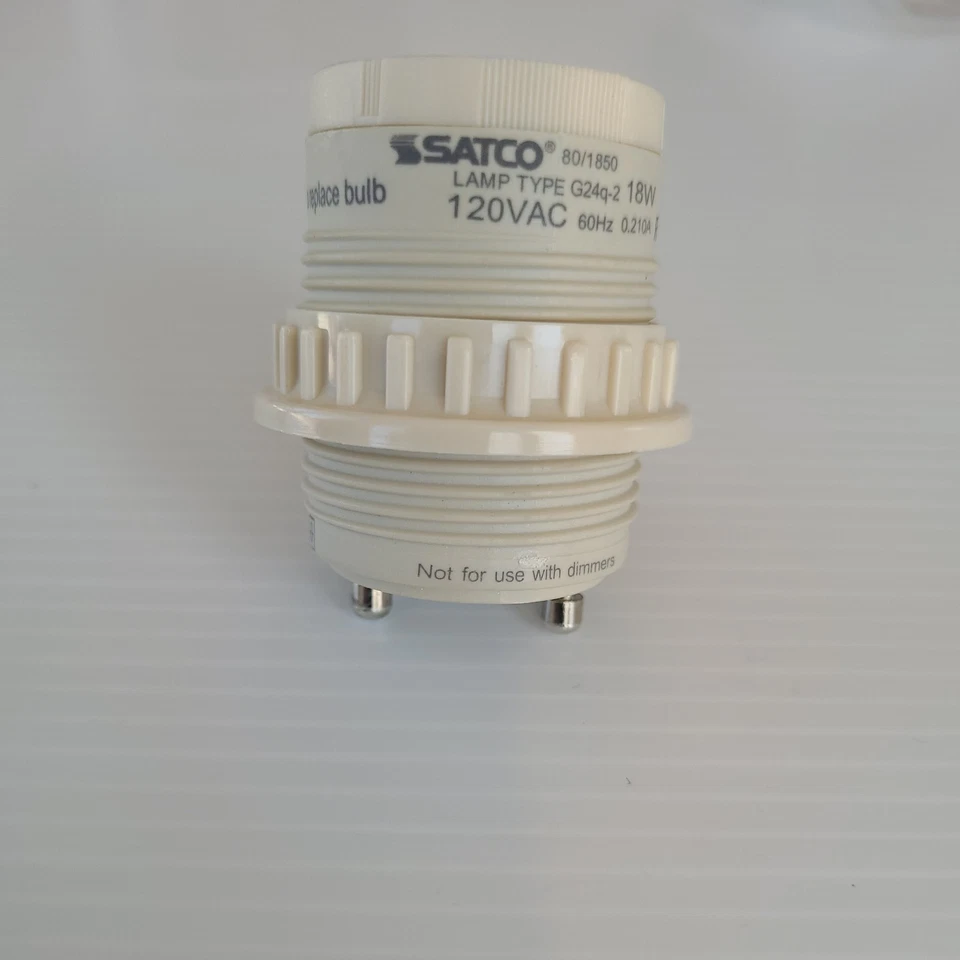 Adaptador de lâmpada autobalastrado Satco 80/1850 GU24 para G24q-2 para 18 watts 4 pinos CFL - Imagem 1 de 4