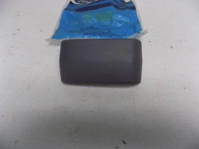 Nuevo OEM 1984 1985 Ford Tempo Mercury Topacio Protector de parachoques delantero Conjunto Ajuste Parte Foto 1 de 3