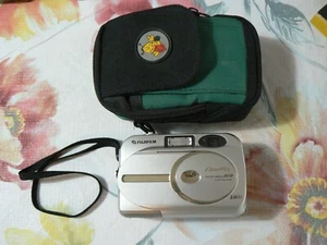 Fujifilm FinePix 2650 Digital Camera 2.0MP 3x Zoom Silver Tested Working - Nice! - Picture 1 of 9