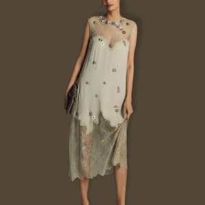 Anthropologie By Forever That Girl Midikleid mit Blumenapplikation, XL, neu mit Etikett, UVP 190 € - Bild 1 von 19