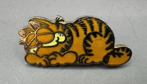 Vintage 1978 Garfield Emaille Anstecknadel schlafende Katze - Bild 1 von 5