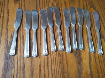 Vtg Holmes & Edwards 1923 "CENTURY" Pattern (11) INDIVIDUAL BUTTER KNIVES 5 5/8" - Image 1 of 4