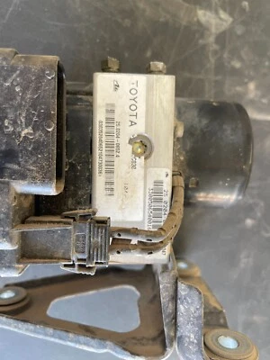 2001-2003 Toyota Tundra ABS Anti Lock Brake Pump Assembly OEM - Image 1 of 3