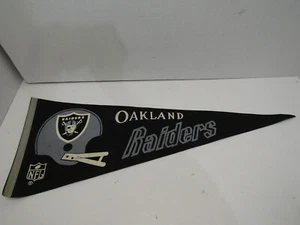 VINTAGE OAKLAND RAIDERS NFL FOOTBALL 2 BAR HELMET PENNANT - Picture 1 of 3