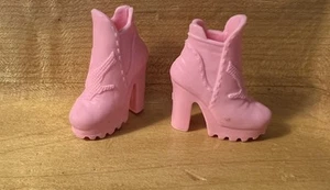 DISNEY DESCENDANTS 3 SHOES BOOTS AUDREY GOOD & EVIL SET LIGHT PINK DOLL SHOES - Picture 1 of 4