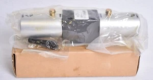 HyVair Air Pilot Operated Valve 3 Pos. 4 Way Spring Centering D03A-2B-35 - Picture 1 of 10