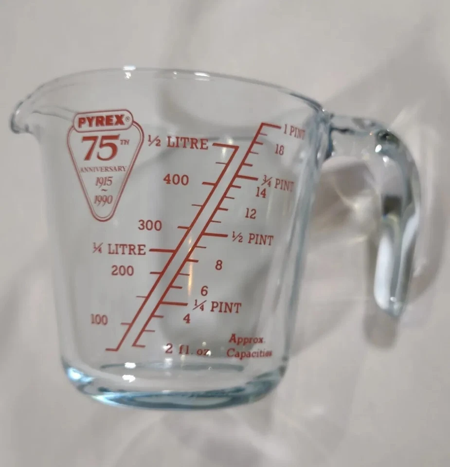 Taza Medidora Pyrex Vidrio Transparente 1 Pinta/1/2 Litro Rojo 75 Aniversario 1915-1990 Foto 1 de 4