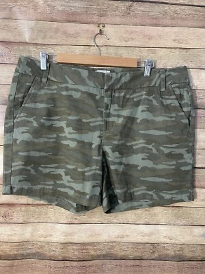 Caslon Women’s Green Camoflauge Shorts Mid Rise Cotton Casual Size: 16 NWOT - Image 1 of 4