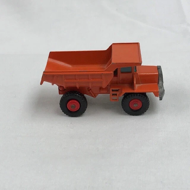 Vintage 1968 Matchbox Lesney No. 28d Mack Dump Truck - Excellent Condition - Image 1 of 4