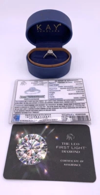 Anillo de compromiso de diamantes "Primera luz" de oro blanco de 14K Leo .75cttw 3.3G Foto 1 de 4