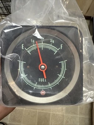 Chevrolet Camaro 1969 original indicador de combustible estándar GM Foto 1 de 2