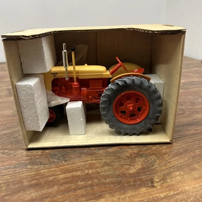 1/16 Yoder Lafayette Show Tractor Plastic Case 400 Diesel Yoder Custom Service - Image 1 of 4