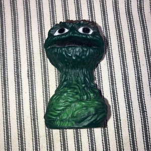 Vintage Oscar The Grouch Sesame Street Finger Puppet - Picture 1 of 5