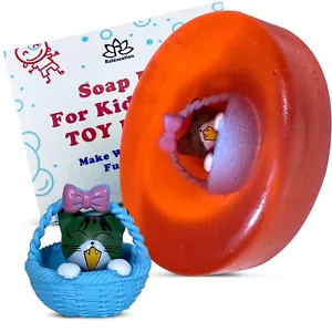 1 Seifenstück für Kinder mit KATZE IM KORB Spielzeug im Inneren "Erdbeere" Duft USA - Bild 1 von 7