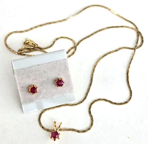 Ruby Pink Jade Jadeite Gold Tone Pendant Necklace 18" & Stud Earrings Set in Bag - Picture 1 of 7