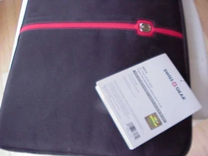New SWISS GEAR MAYA 16" Laptop Sleeve Black  - Picture 1 of 1