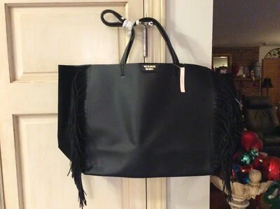 Bolso de Mano Victoria Secret Negro Imitación Cuero Flecos - Nuevo con Etiqueta Foto 1 de 4