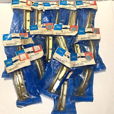 Juego de 16 elevadores de marco de latón brillante vintage con herrajes de montaje elevadores de ventana Foto 1 de 4