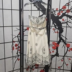 White House Black Market Aztek Boho Strapless Dress Size 4 - Picture 1 of 10