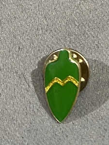 Vintage Green & Gold Tone Christmas Ornament Lapel Pin Hat Lanyard Pins Tie Tack - Picture 1 of 6