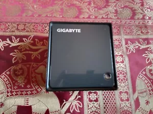 Gigabyte NUC GB-BXBT-1900 4GB 120GB SSD Wifi Windows 10 or 11 - Picture 1 of 3