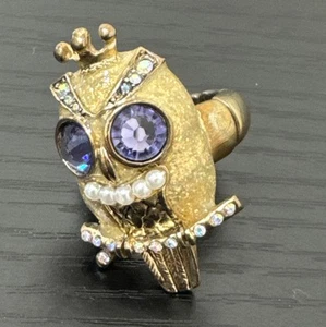 BETSEY JOHNSON Tzarina Princess Purple Eyed Owl Gold tone Stretch Ring Signed  - Picture 1 of 10