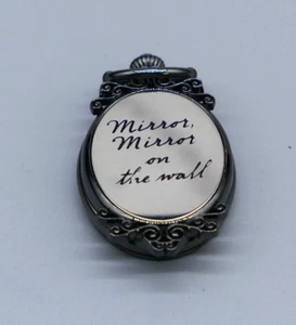VINTAGE Disney Mirror Mirror On The Wall Pendant Watch COMPACT MIRROR VL3012 - Picture 1 of 10
