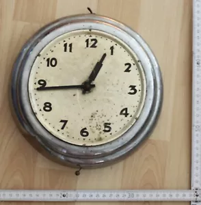 Wall Clock Metal Bauhaus Design Electric Round "Foreign" Vintage Deco Faulty - Picture 1 of 24