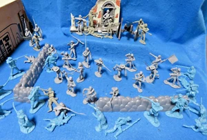 Classic Toy Soldiers Civil war Goup 54MM 49 pieces Mansion, walls, Soldiers, can - Picture 1 of 8
