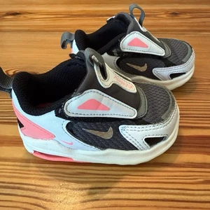 NIKE Air Max Bolt Sz 4C White Gray Pink Infant Baby Stylish Sporty Pristine - Picture 1 of 11
