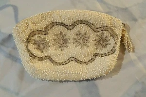 Bolso de mano pequeño vintage marfil con cuentas grises - Imagen 1 de 3