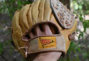 Guantone da baseball vintage World Series piccolo lanciatore destro Infield modello: 21P - Foto 1 di 11