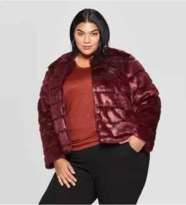 女式大码 2X 人造毛皮腰长夹克 - Ava & Viv - 深红色 Merlot — 第 1/4 张图片