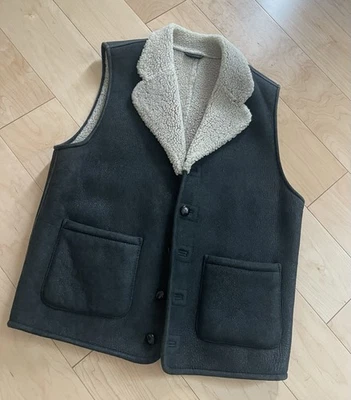 shearling vest Men’s M Made In Hong Kong - Image 1 of 4