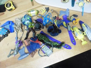 Max Steel MX 99 mattel 2000 GI joe items clothes weapons shield - Picture 1 of 13