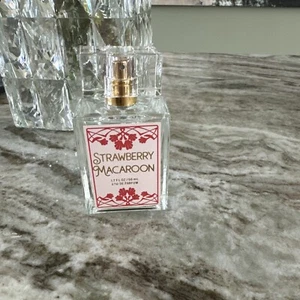 Anthropologie Tru Fragrance STRAWBERRY MACAROON Eau De Perfume 1.7oz 50ml Read - Picture 1 of 3