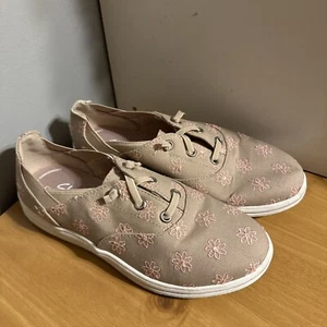 Women’s Size 5.5 Clark Cloudstepper Shoes Tan With Pink Embroidered Flowers New - Picture 1 of 7
