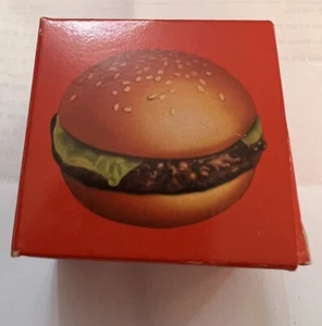 Avon anni 70 raro FUNBURGER LIP GLOSS COMPACT novità hamburger con scatola rosa corallo - Foto 1 di 9