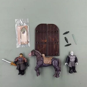 2024 Mega Bloks Winterfell Action Figure Horse Flag Gate Set Accessories Pack - Picture 1 of 3