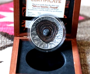 Moneda de plata Niue 2015 VOLCANO VESUVIUS 2 OZ $2 alto relieve cóncava LAVA REAL - Imagen 1 de 7