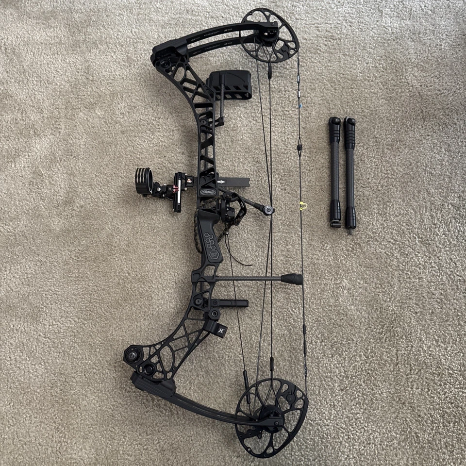 Mathews Atlas Compound Bow Right-Handed - Image 1 of 4
