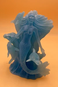 BLUE GLASS MERMAID WITH DOLPHINS ON AN OCEAN WAVE FIGURINE 7.5" TALL UNMARKED - Picture 1 of 6