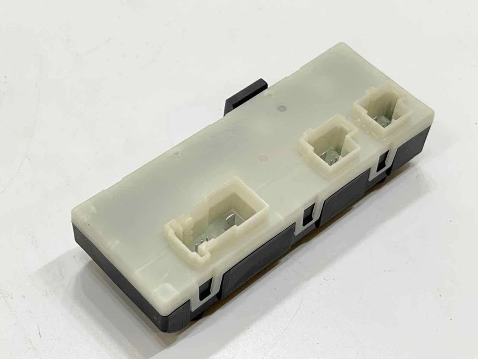 Genuine BMW Control Unit Tailgate Function Module - 61359451484 - 3' G20 X6 G06 - Image 1 of 1