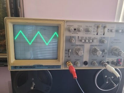 Осциллограф BK Precision Model 2120 20 МГц с 2 зондами считывание - Изображение 1 из 4