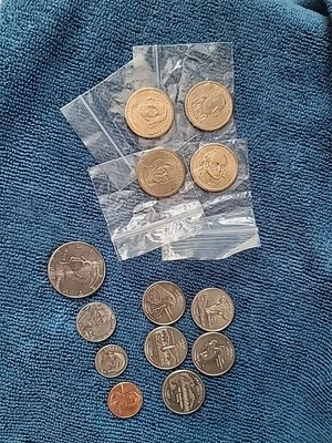 2007 Year Set (13 coins) w/ State Quarters and Presidential Dollars - Image 1 of 4