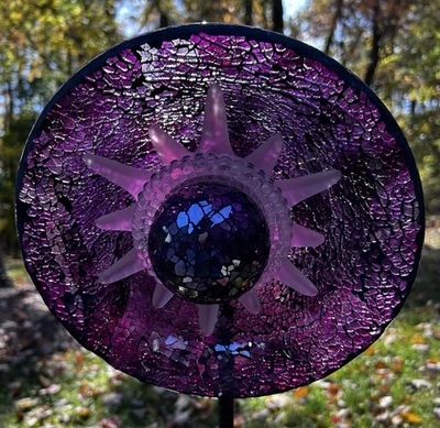 Mosaico púrpura y vidrio esmerilado jardín flor reutilizado atrapasol arte patio Foto 1 de 4
