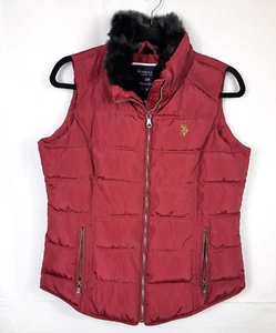 U.S. Polo ASSN Puffer Vest Women's Sz Medium Burgundy Black Faux Fur Outdoors - Picture 1 of 7