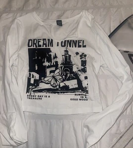NUEVA Camiseta corta Shein manga larga Dream Tunnel pequeña blanca/negra gráfica - Imagen 1 de 2