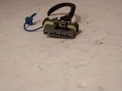 1997-2005 OLDSMOBILE PARK AVENUE HEADLIGHT PLUG FOR BULB WIRING HARNESS #SH286 - Image 1 of 3